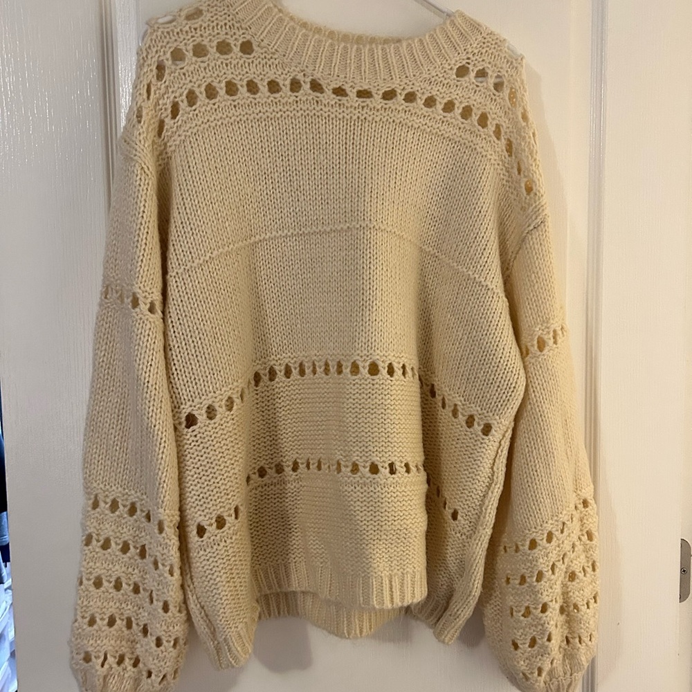 NWOT Vine & Love Cream Knit Sweater